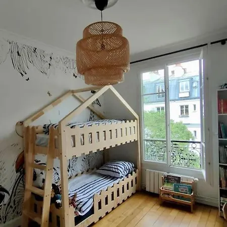 Beautifully Designed Homely Calm Parisian Duplex * Paříž