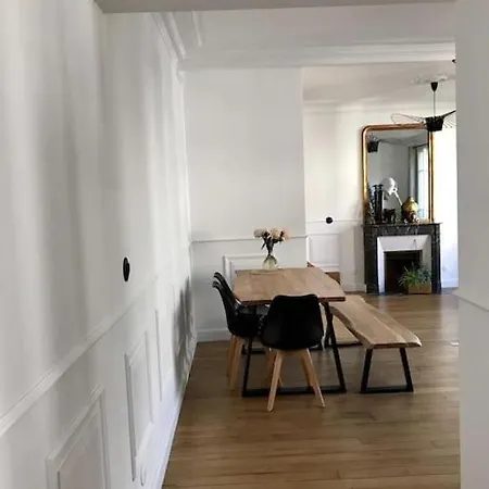 Beautifully Designed Homely Calm Parisian Duplex Apartmán *
